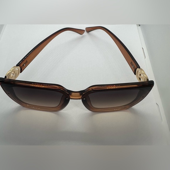 NWT Trendy Oversized Square Brown Gradient Sunglasses | Chic Vintage Style UV400